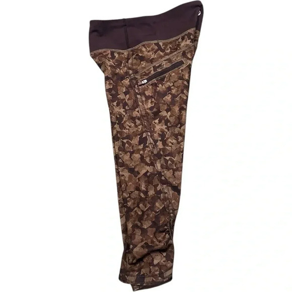 Lululemon Brown Camo High-Waisted Cropped Leggings with Zipper Pocket, Size 2 - Picture 3 of 5